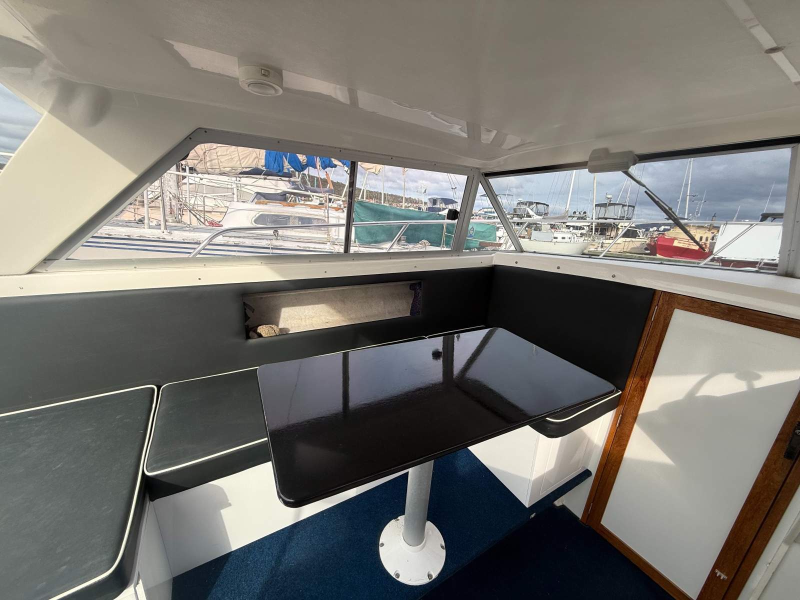 Caribbean 26 Flybridge Cruiser 2006 Model KAIZEN