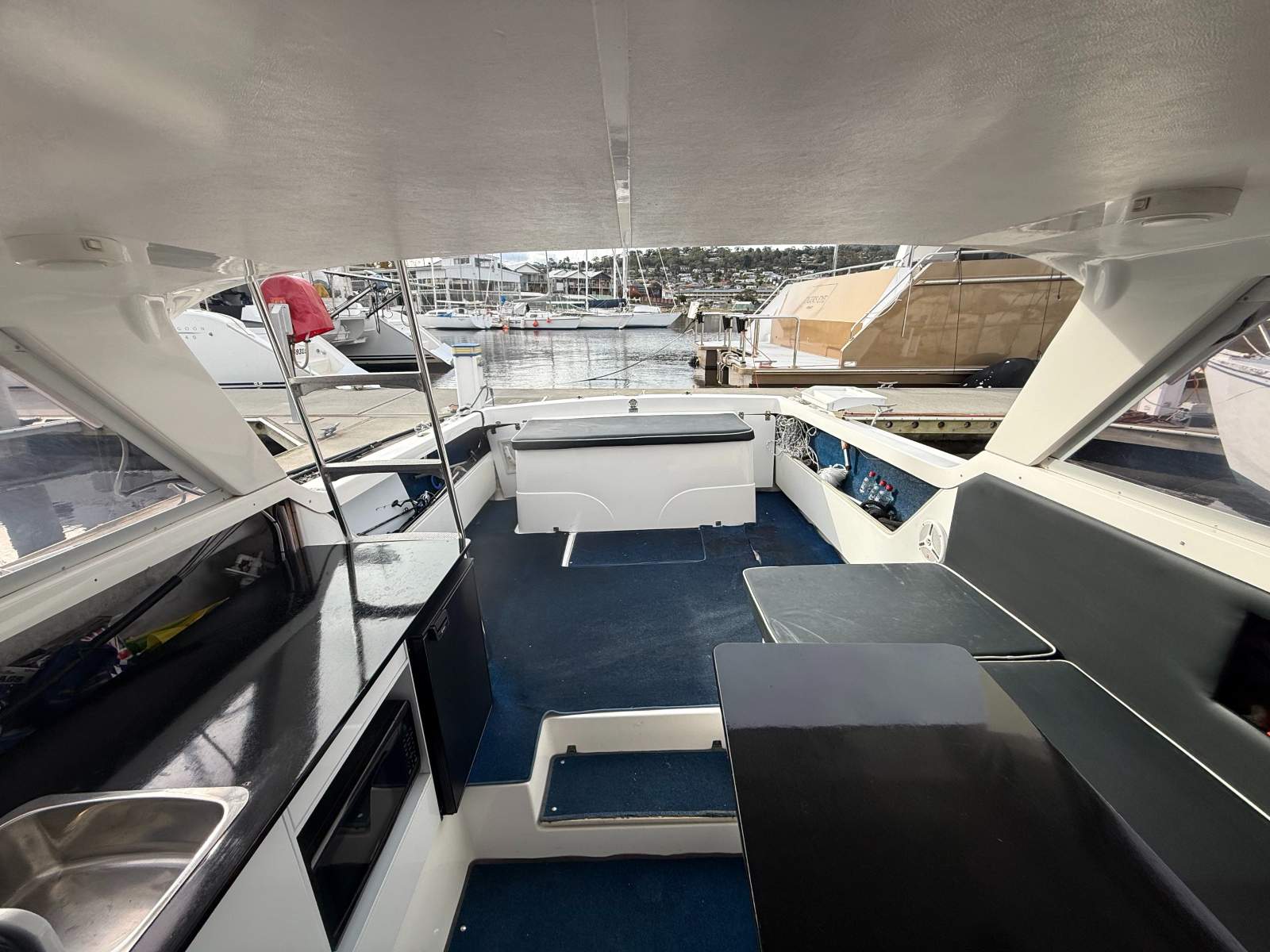 Caribbean 26 Flybridge Cruiser 2006 Model KAIZEN