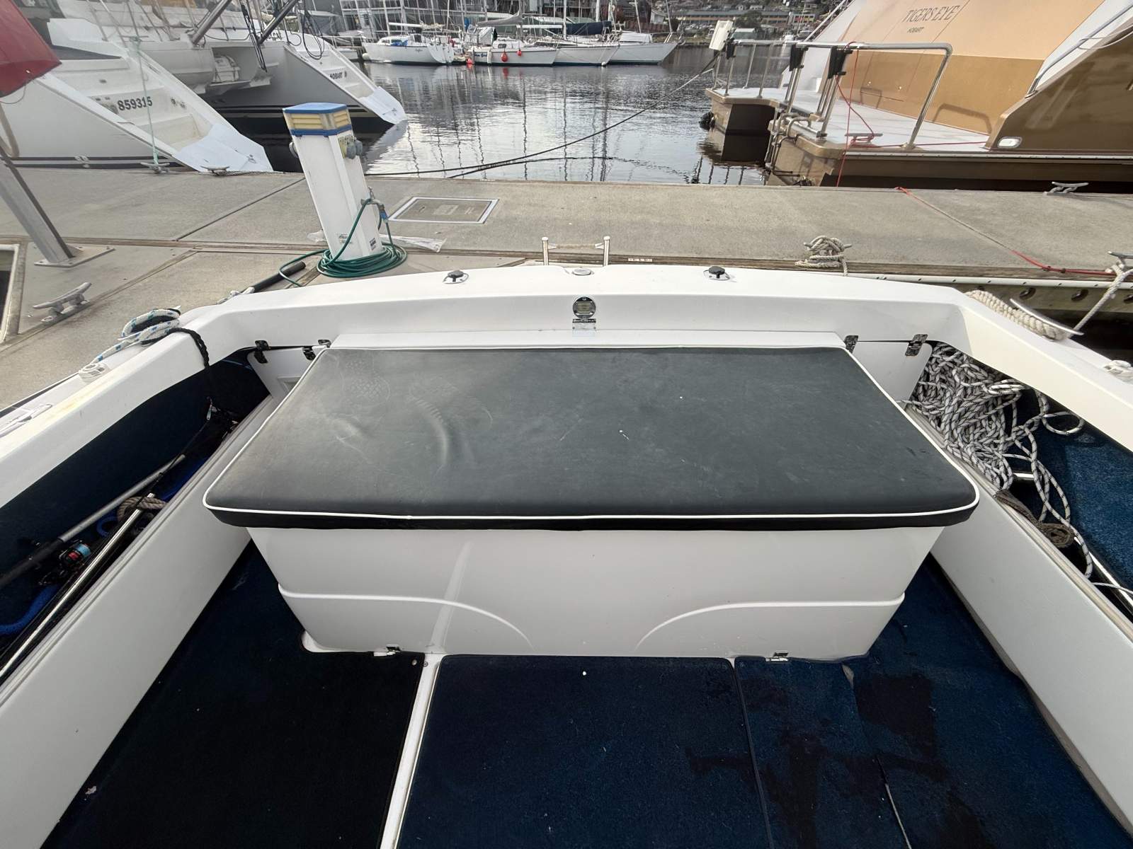 Caribbean 26 Flybridge Cruiser 2006 Model KAIZEN