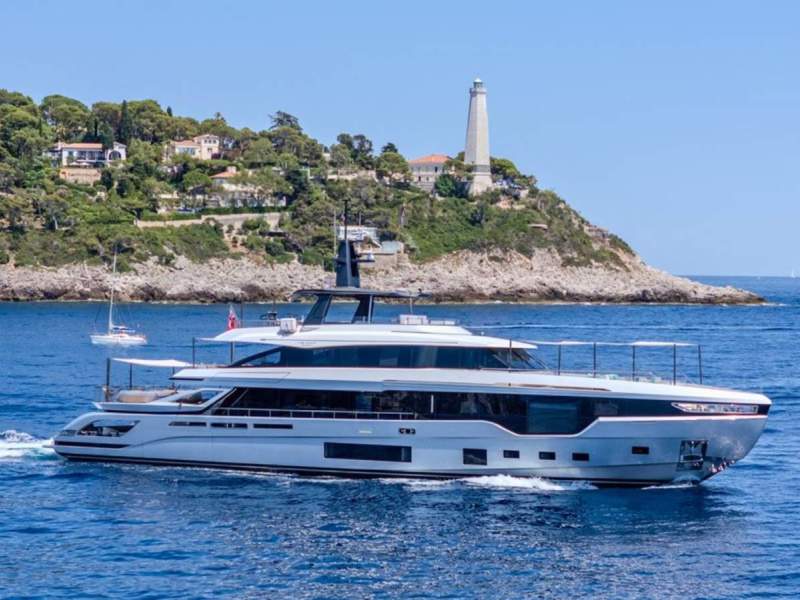 Azimut Grande Trideck