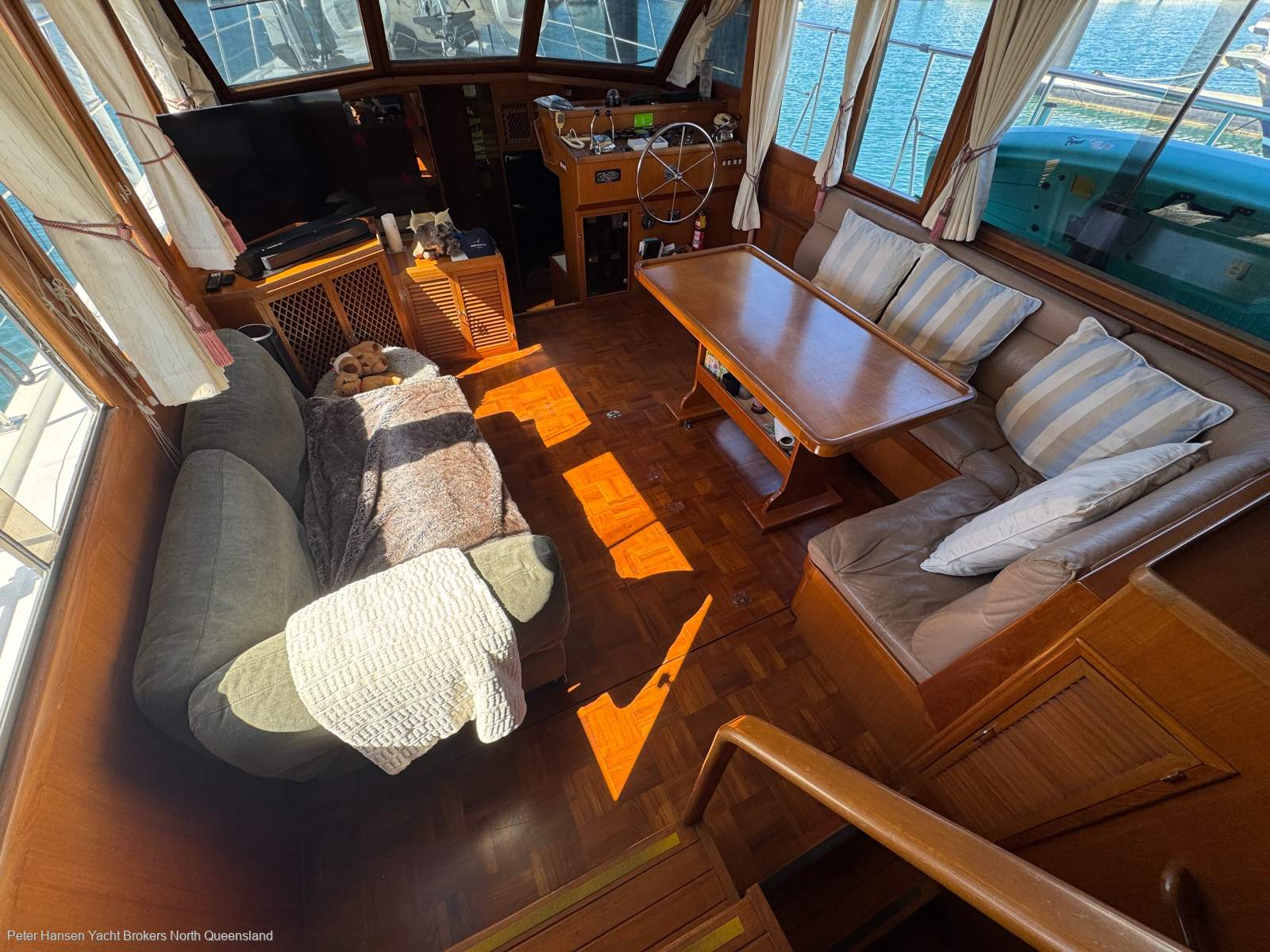Sea Ranger 47 Aft Cabin Flybridge Cruiser