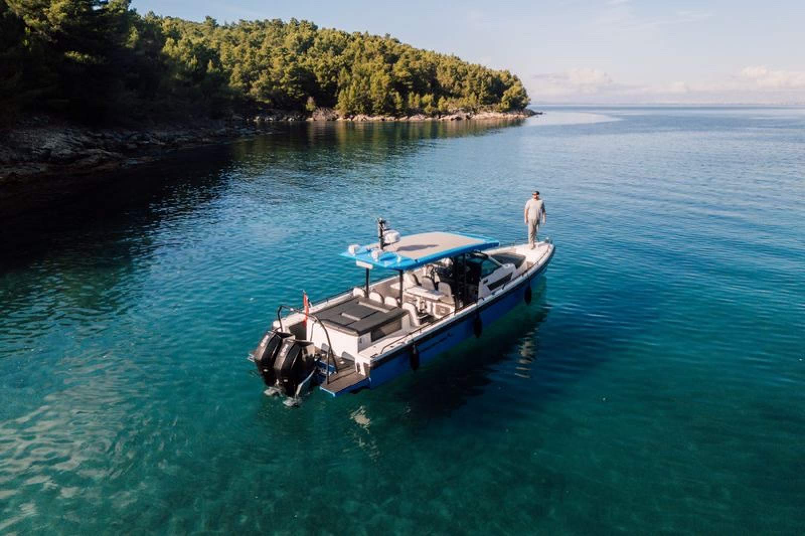 Axopar 37 Sports Cabin 37 Brabus