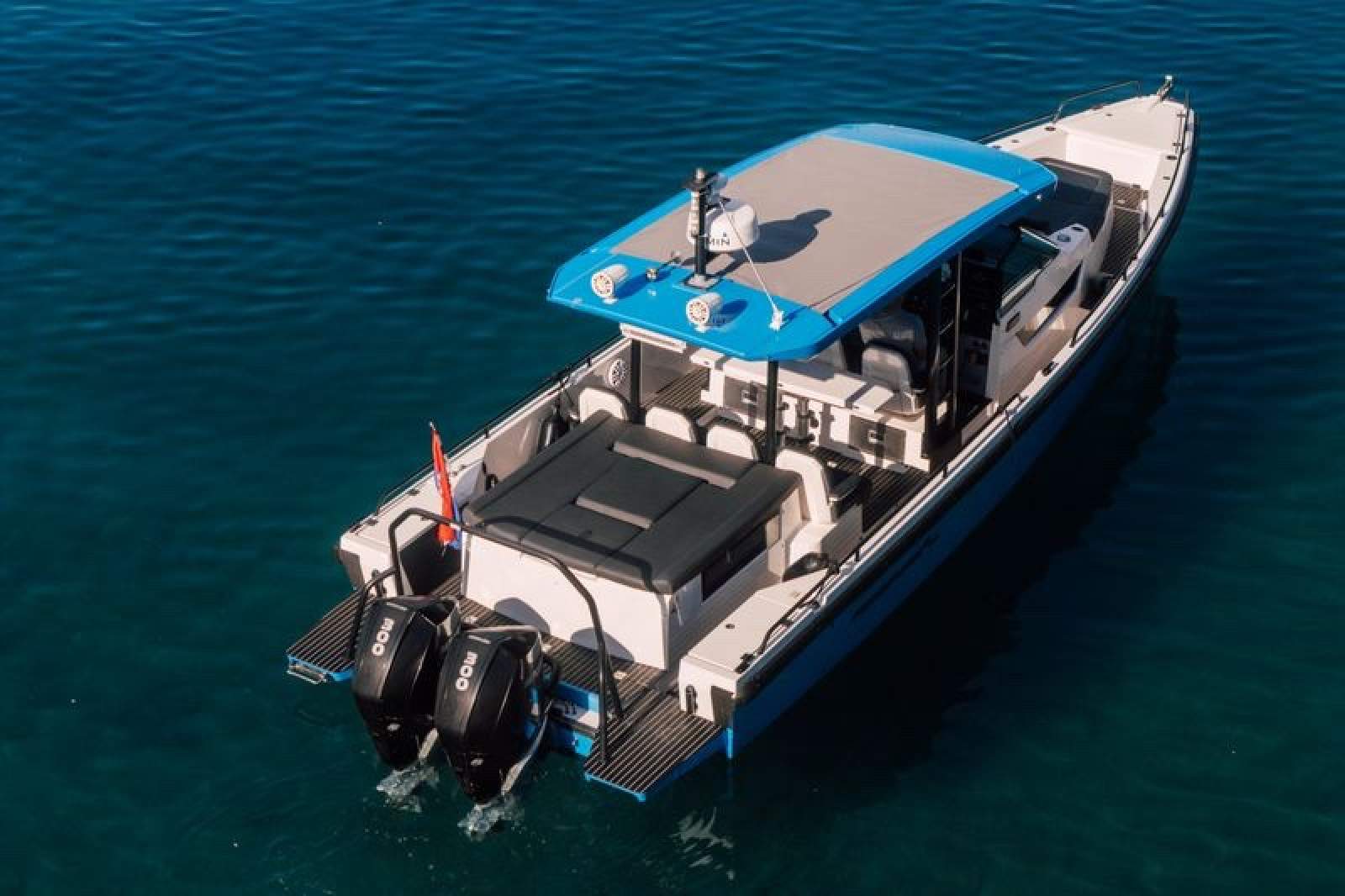 Axopar 37 Sports Cabin 37 Brabus