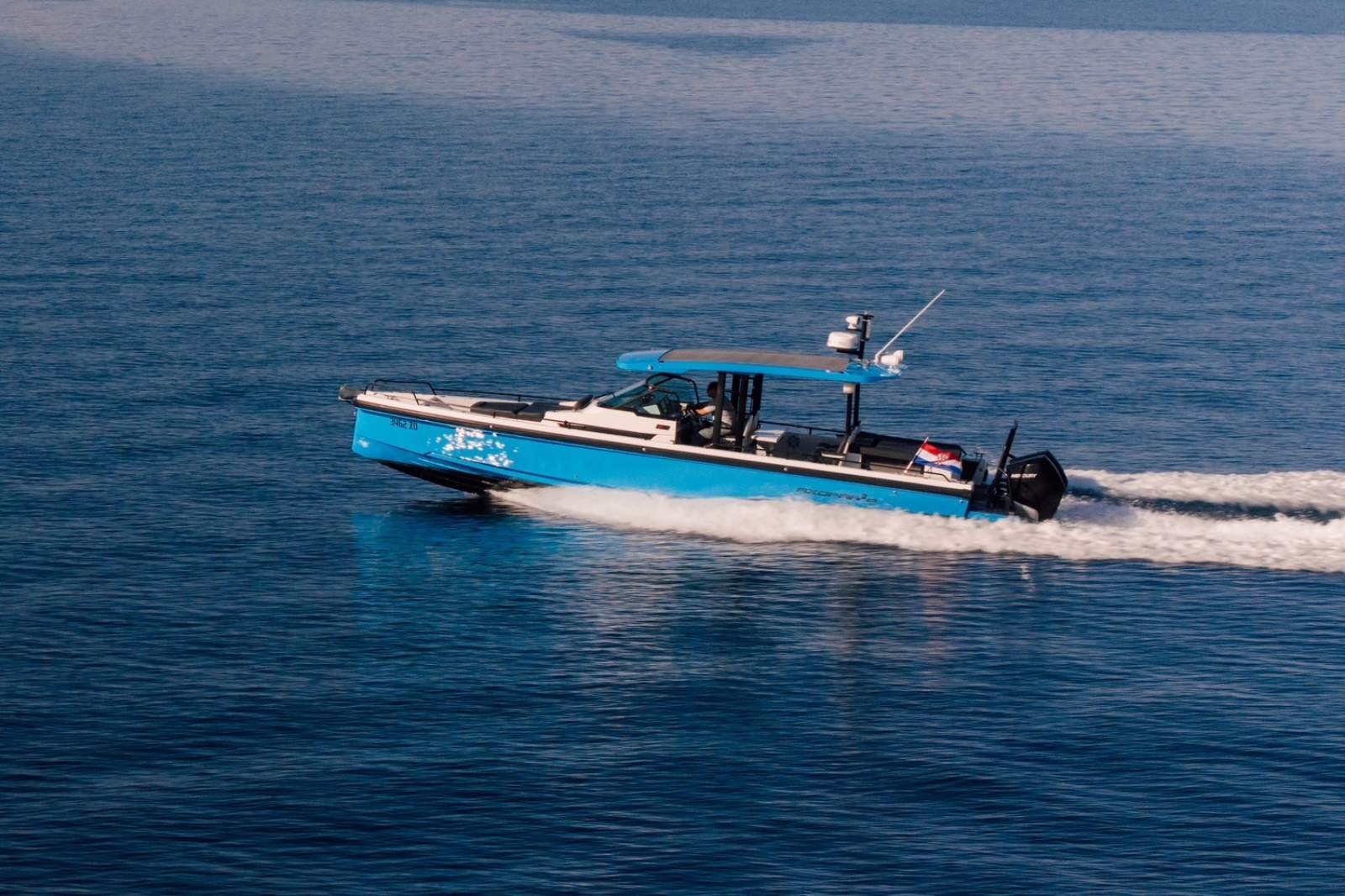 Axopar 37 Sports Cabin 37 Brabus