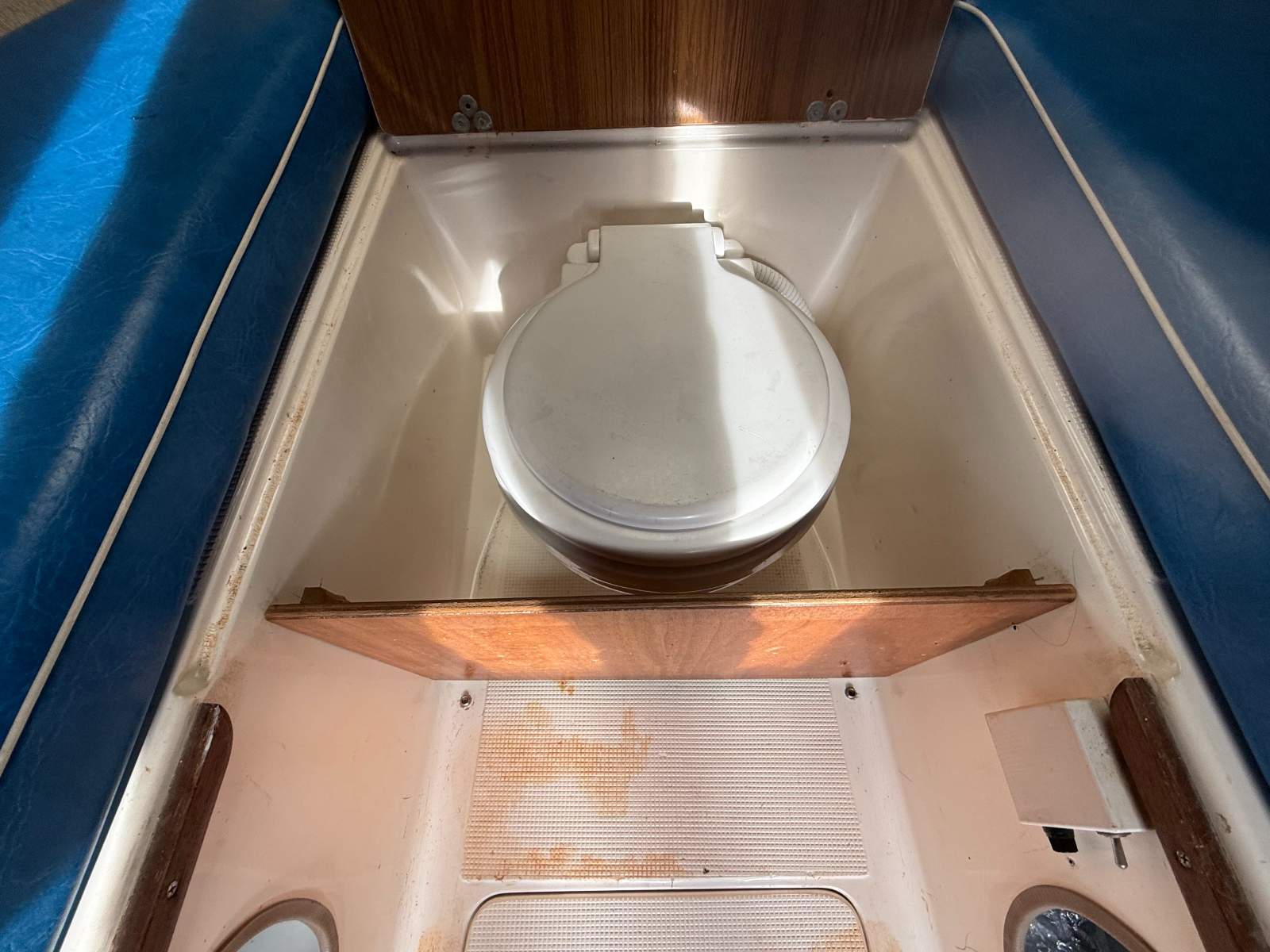 Caribbean 25 Flybridge Cruiser