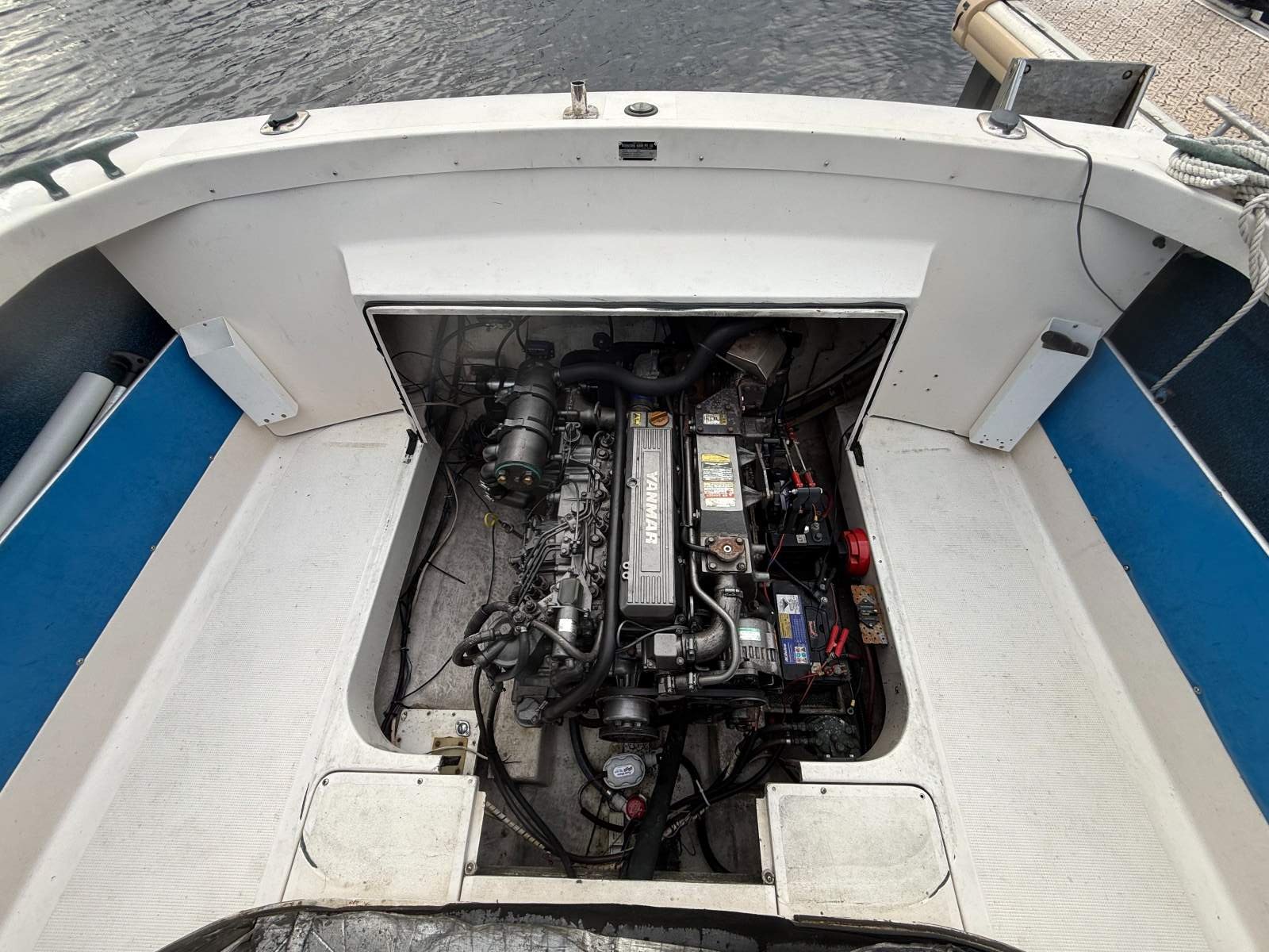 Caribbean 25 Flybridge Cruiser