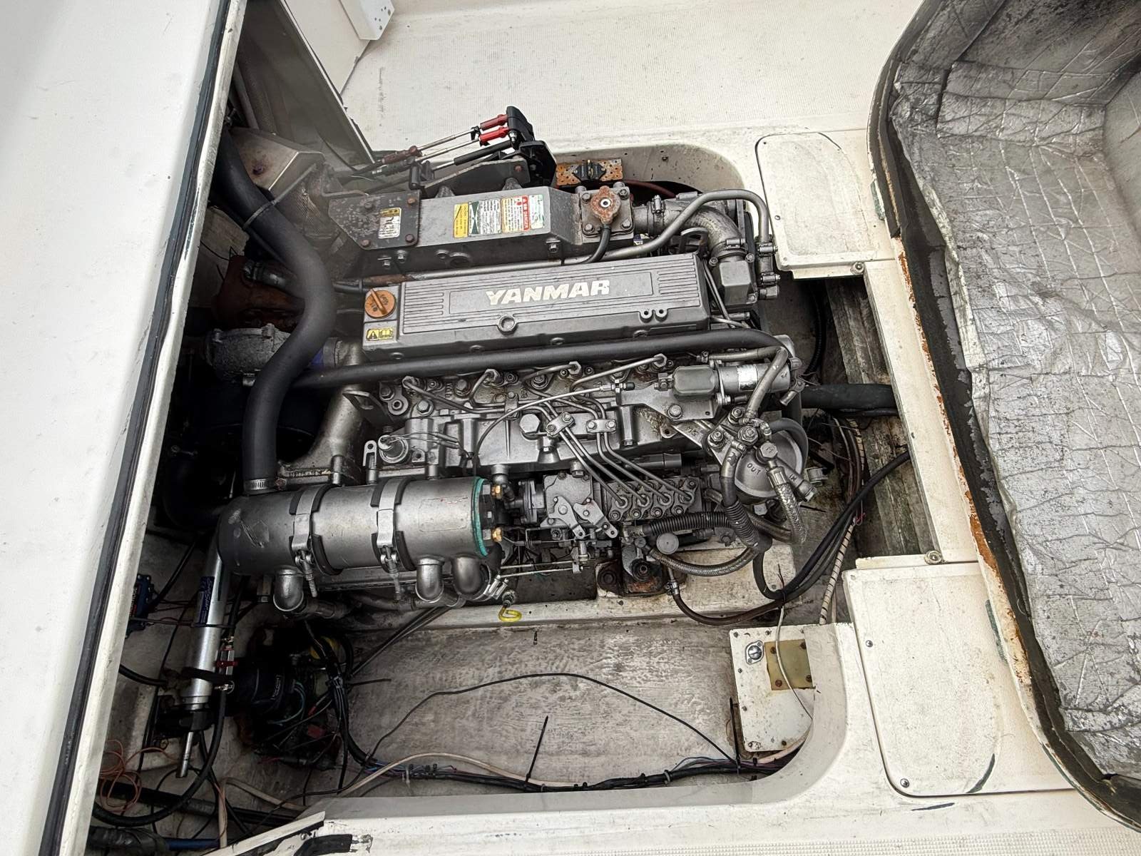 Caribbean 25 Flybridge Cruiser