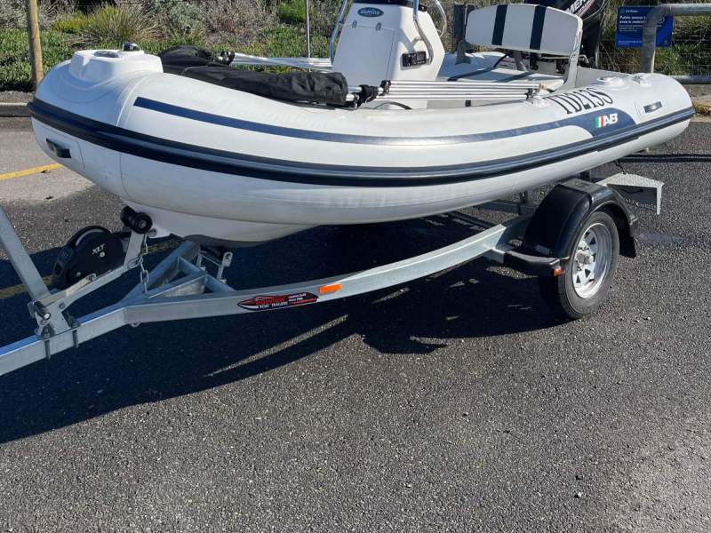 AB Inflatables Alumina ALX 11 Centre console, 30hp Mercury, Easytow trailer