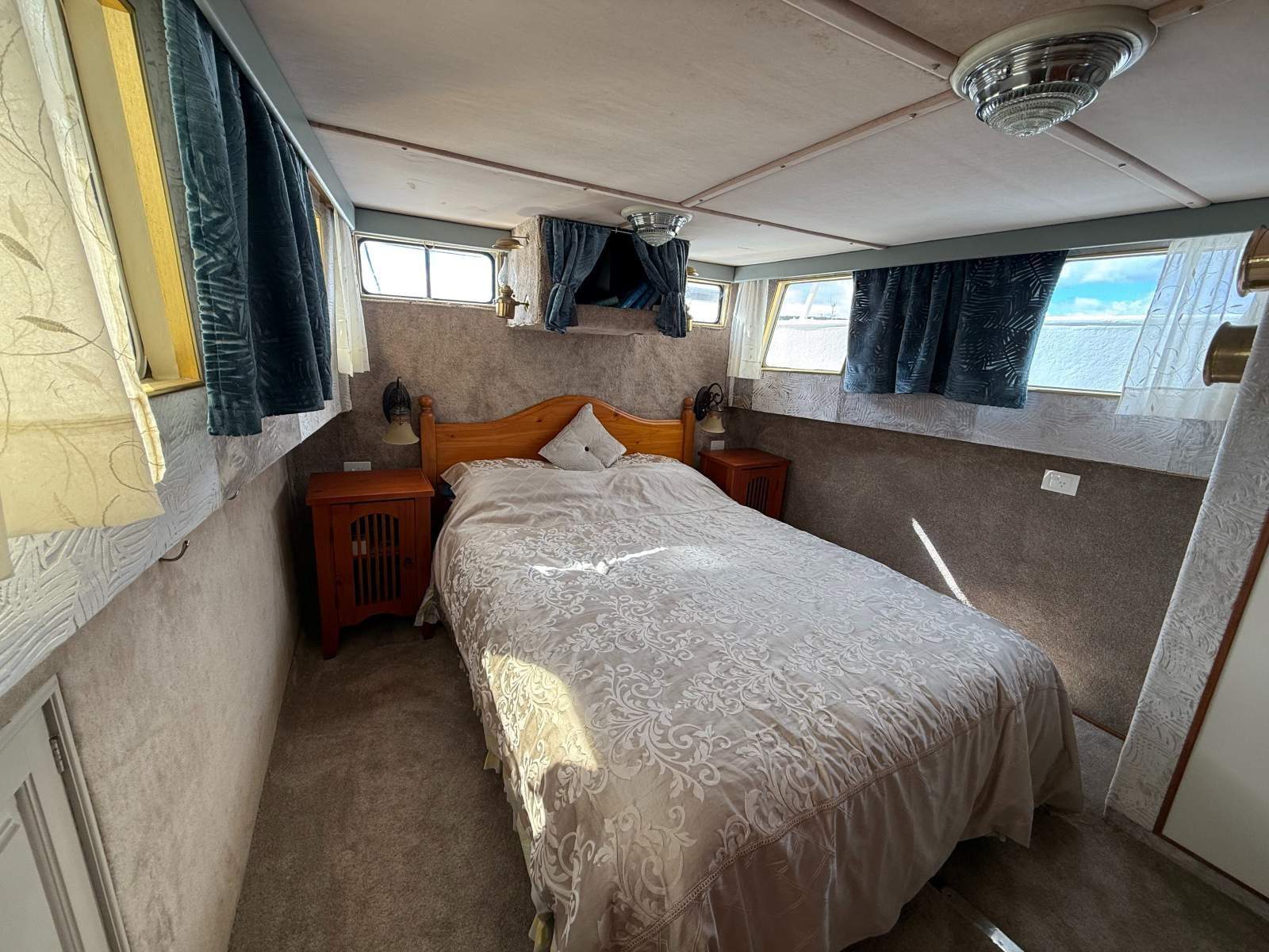 Holmes 51 Motor Cruiser