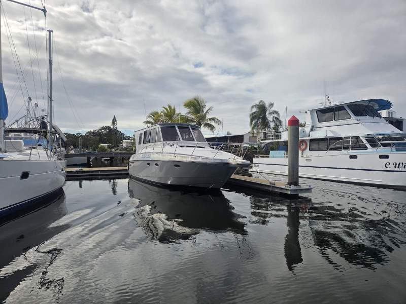 Trojan 350 Express Cruiser
