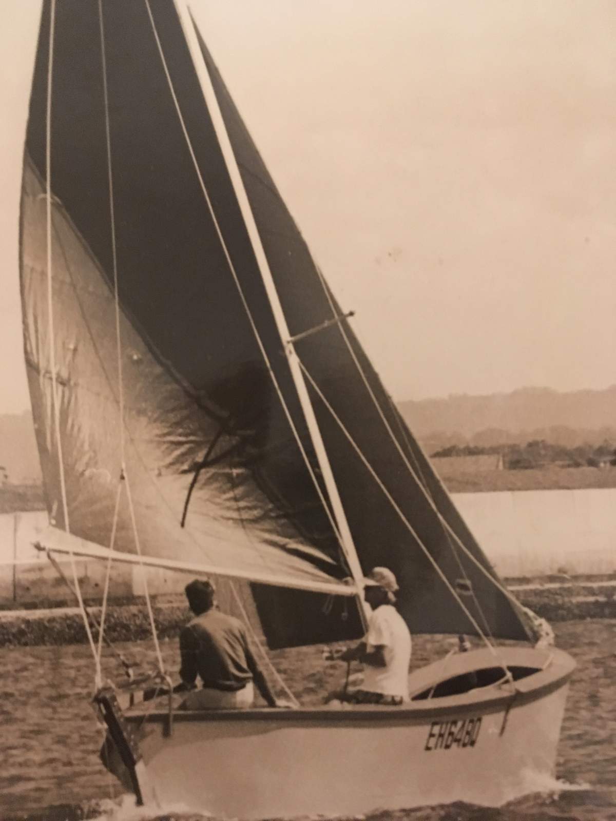 Len Hedges Dory "Salar 7":Under sail