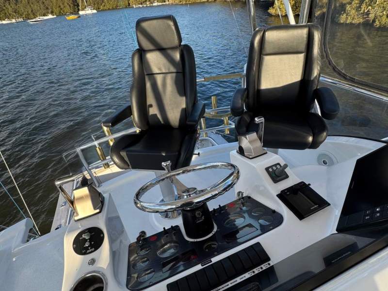 Black Watch 40 Flybridge Like New.