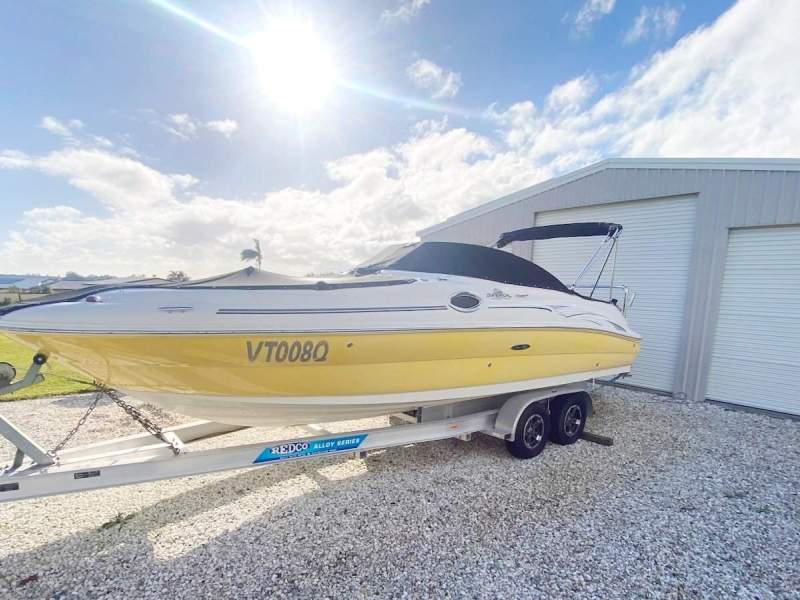 Sea Ray 240 Sundeck