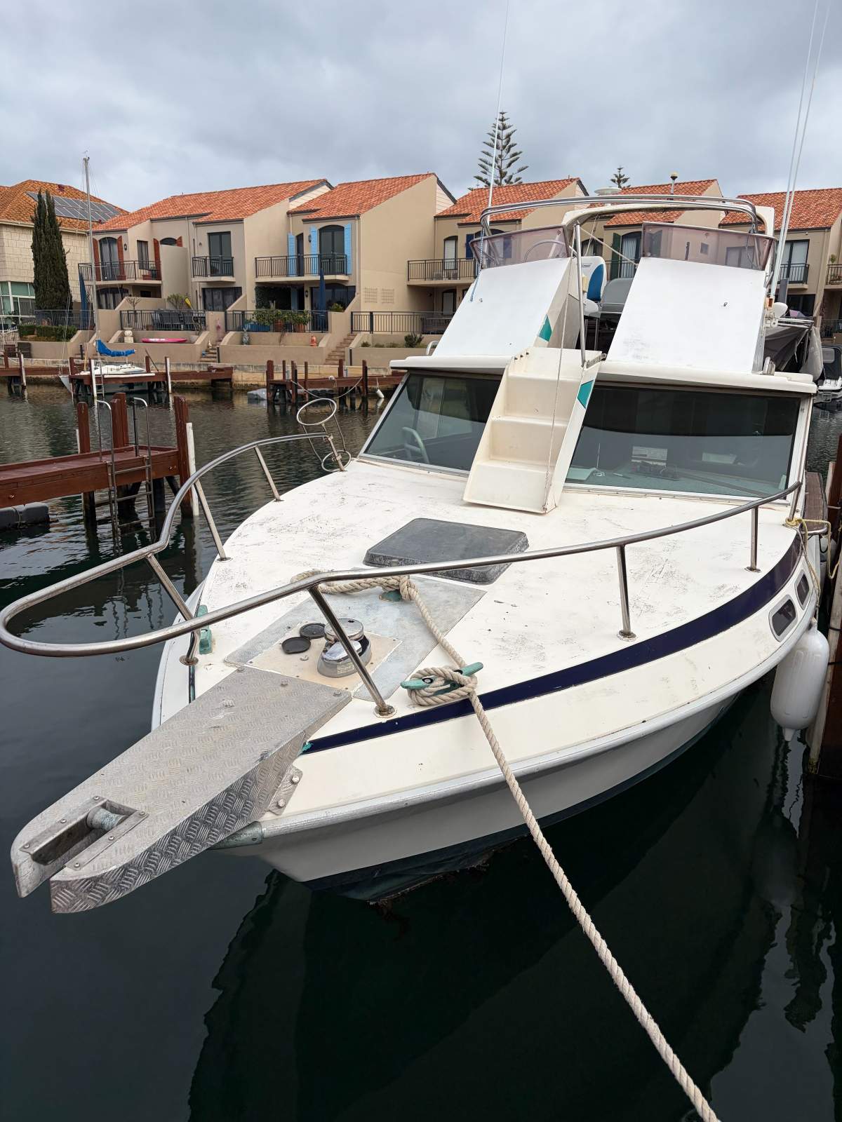 Fraser 24 Flybridge Project Boat