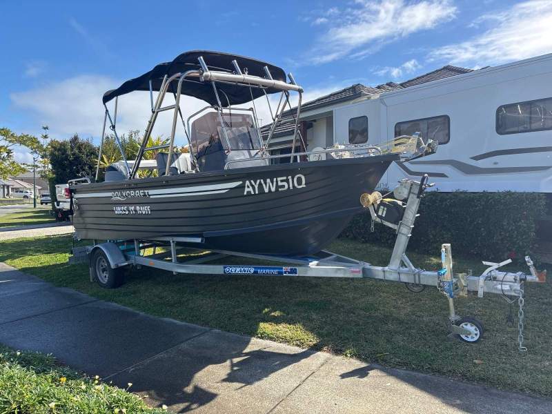 Polycraft 5.30 Warrior Centre Console Well set up boat
