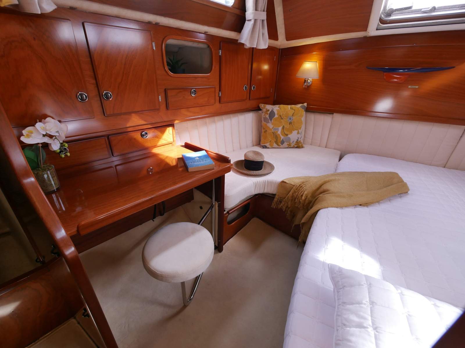 Amel Super Maramu 2000 - Proven Bluewater Cruiser. Thoughtfully Modernised