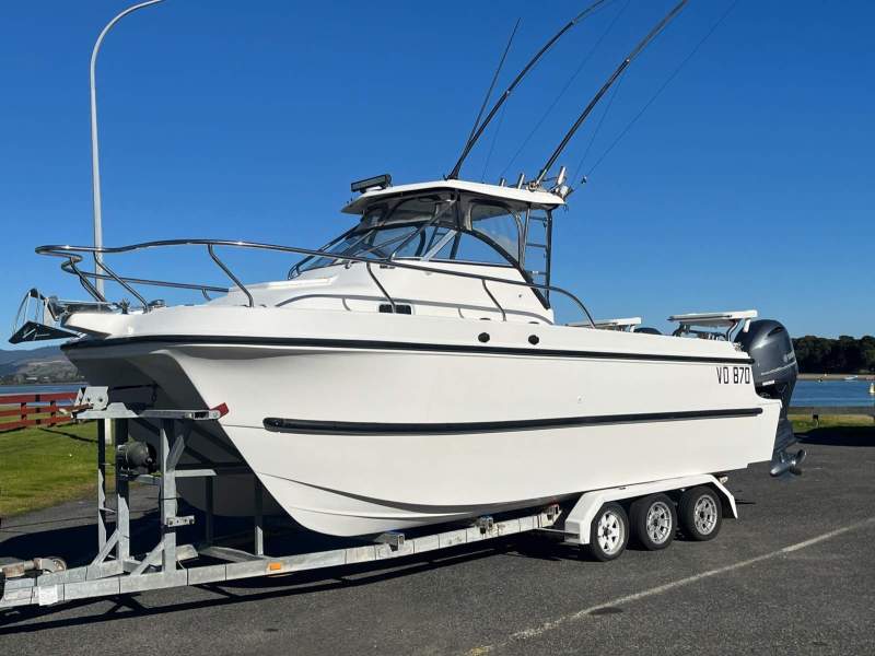 Noosa Cat 2300 Walkaround