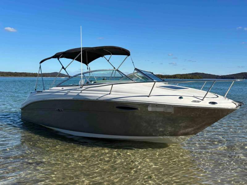 Sea Ray 225 Weekender 80 Hours