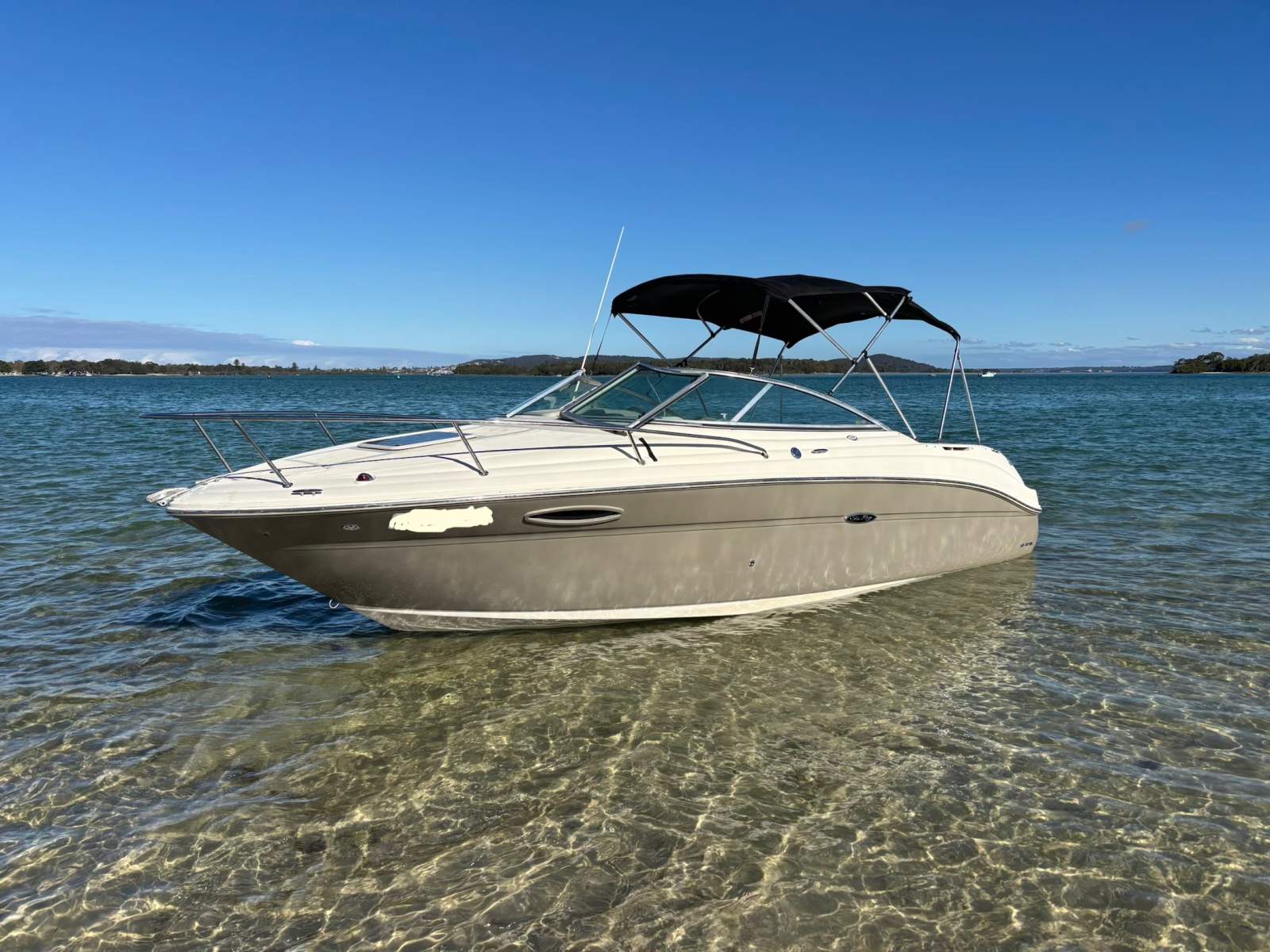 Sea Ray 225 Weekender 80 Hours
