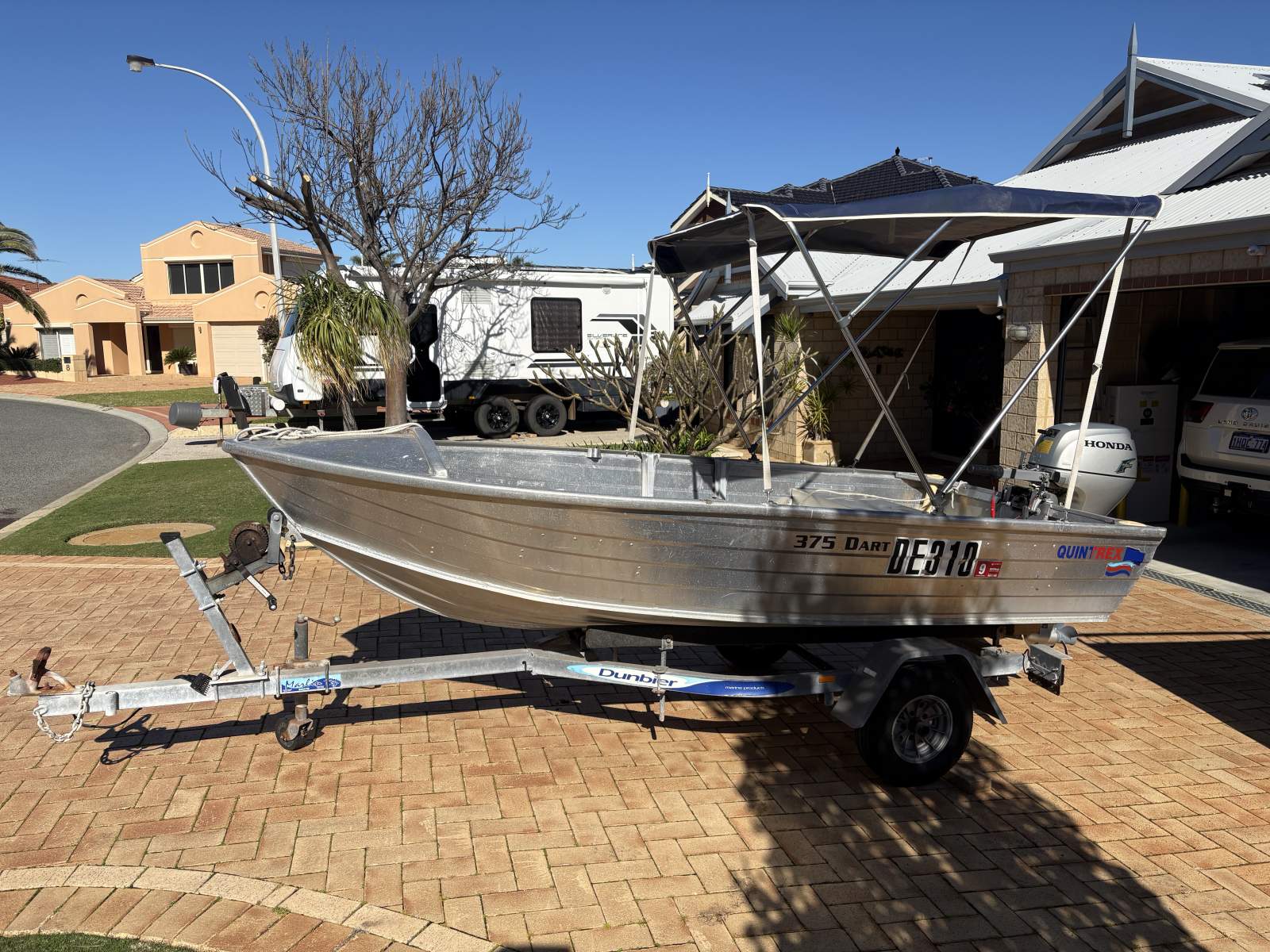 Quintrex 375 Dart