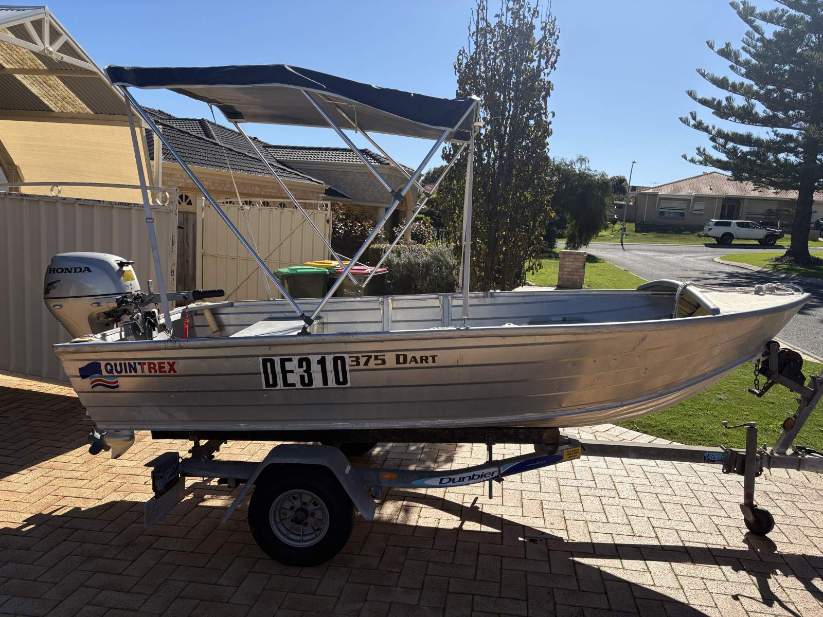 Quintrex 375 Dart