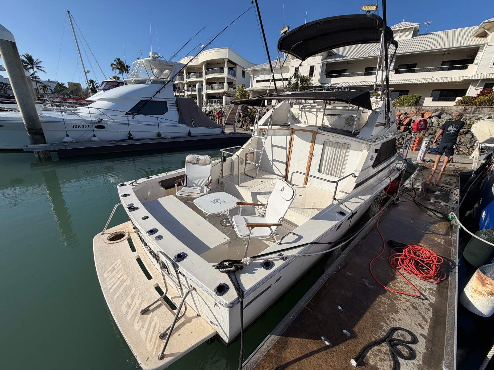 Bertram 28 Flybridge