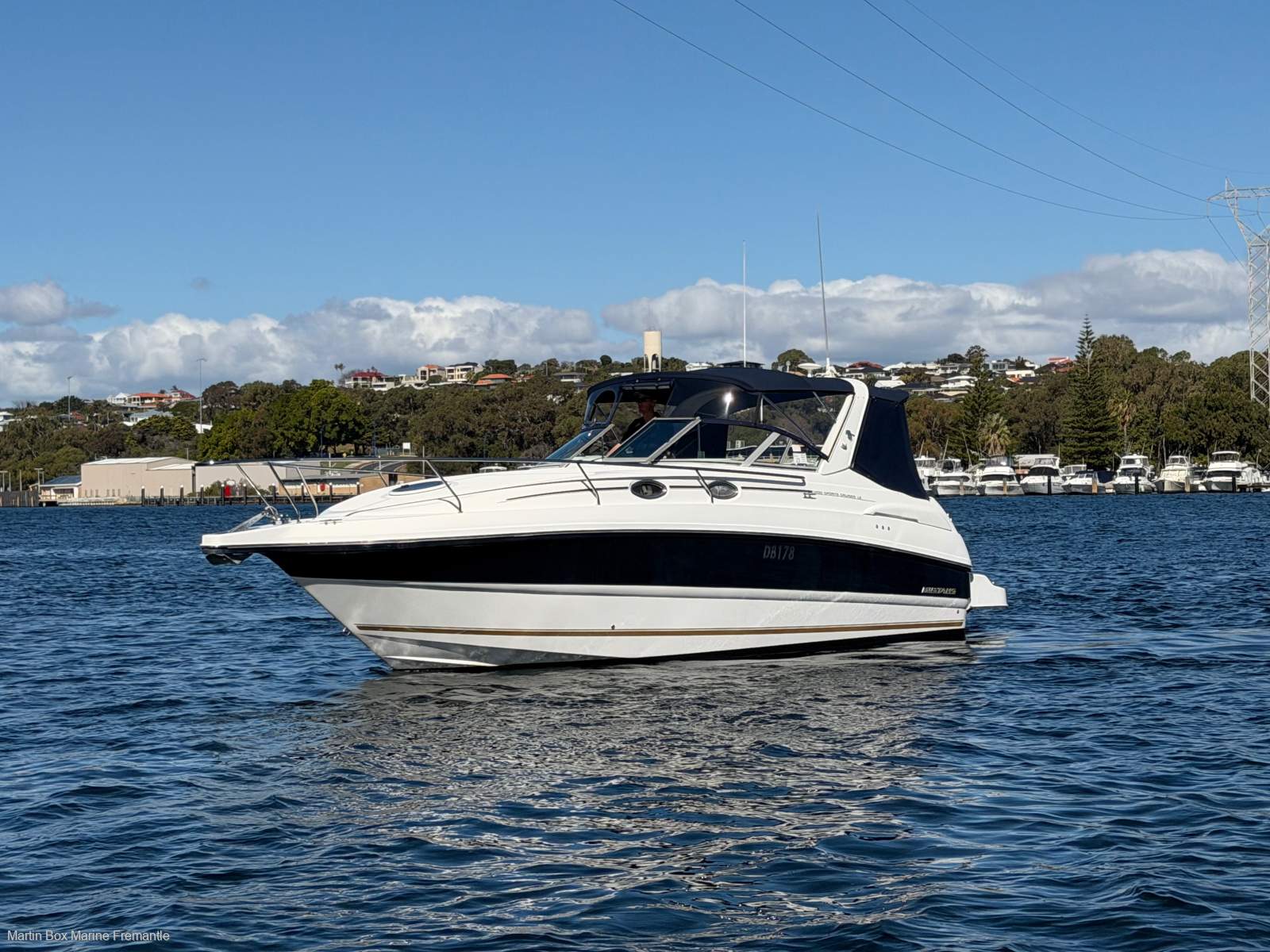 Mustang 3200 Sportscruiser AQUARAMA PEN AVAILABLE!