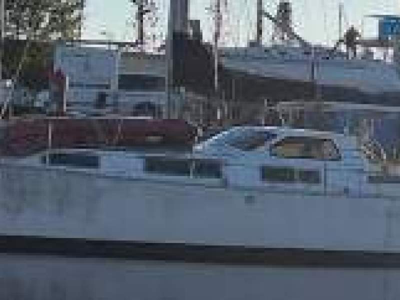 Radford R400 Cutter Sloop Unreserved