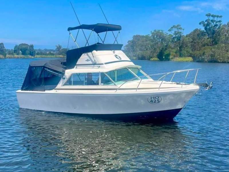 Bertram 25 Flybridge