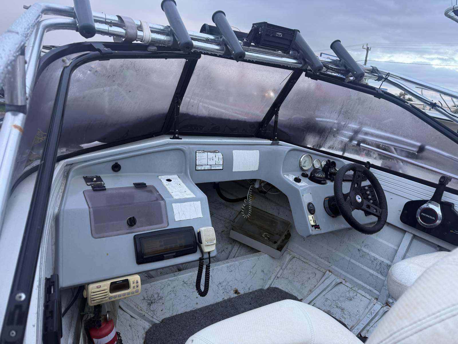 Quintrex 560 Quinnie Classic Awesome fishing platform