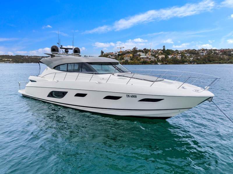 Riviera 6000 Sport Yacht Platinum Edition