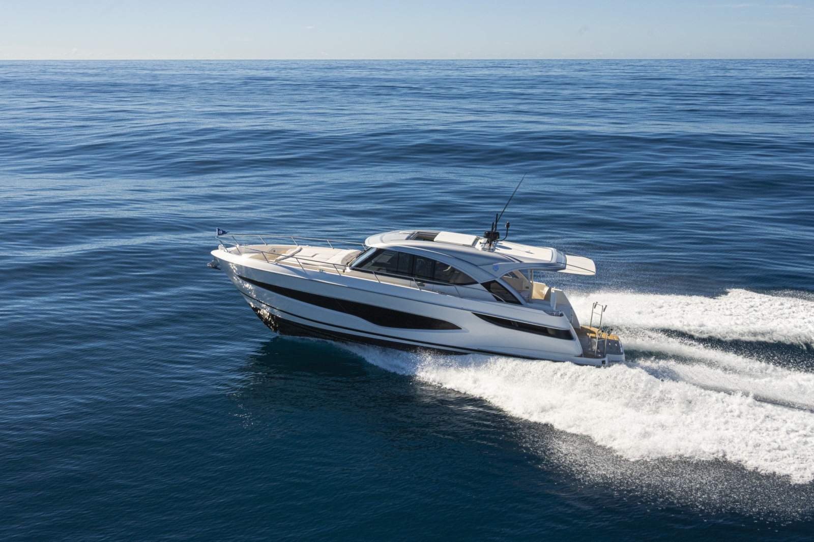 Riviera 4300 Sports Express