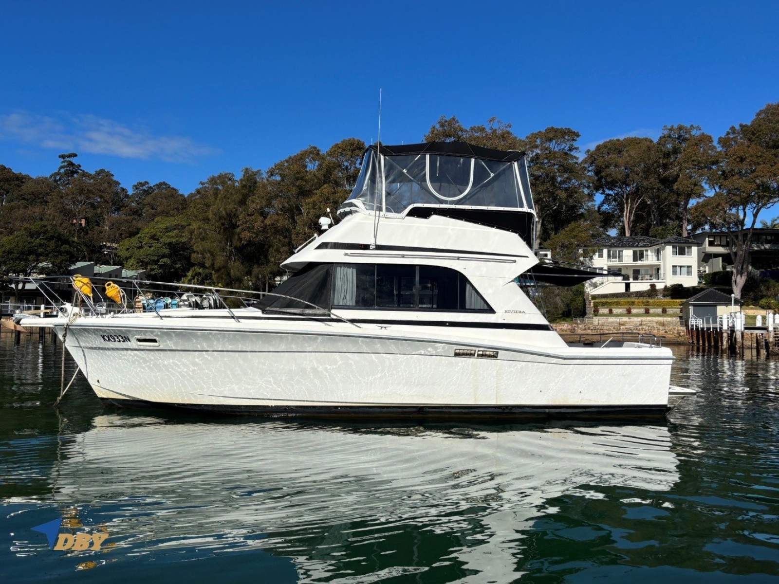 Riviera 3300 Flybridge