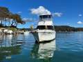 Riviera 3300 Flybridge