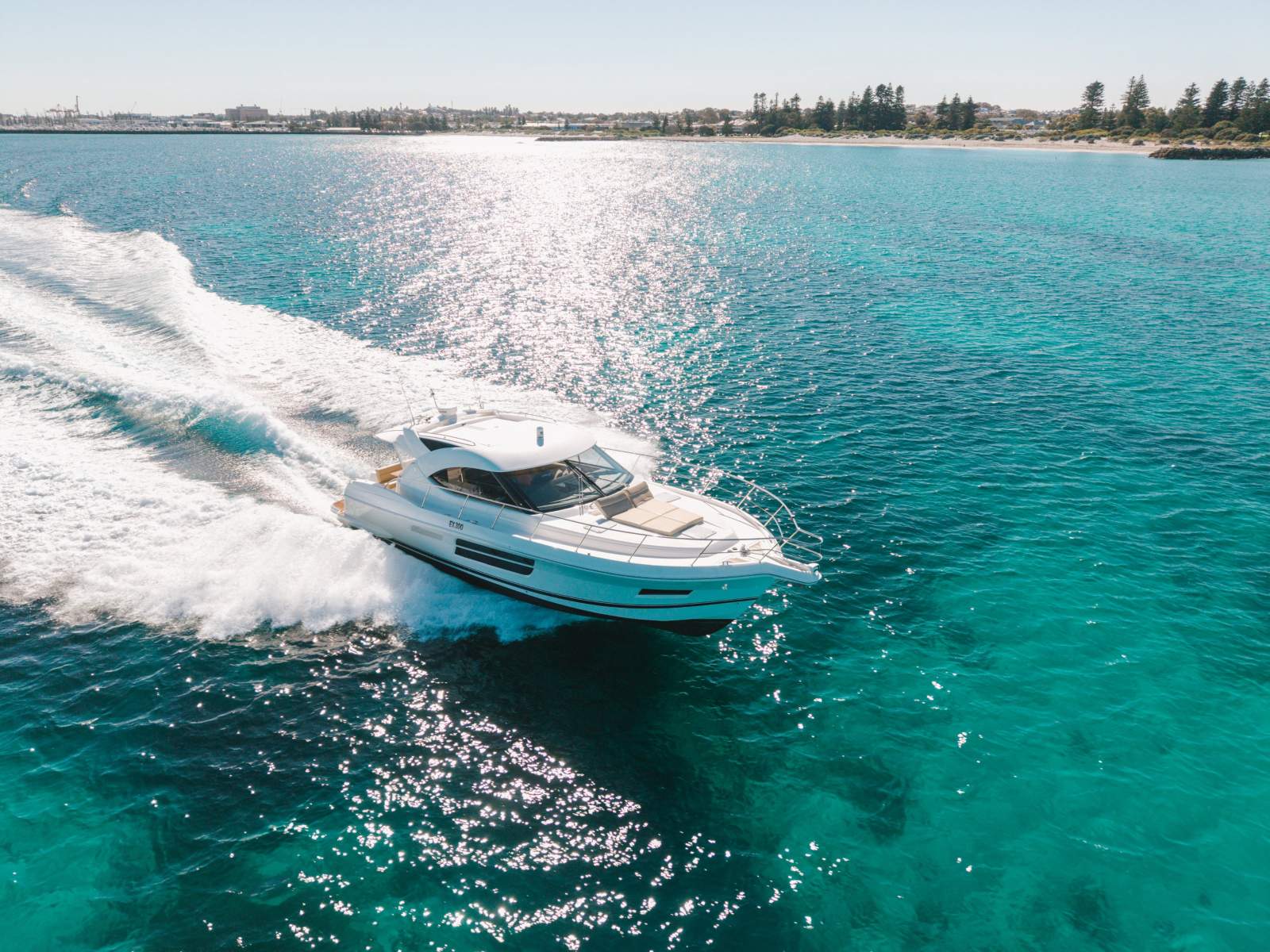 Riviera 5000 Sport Yacht
