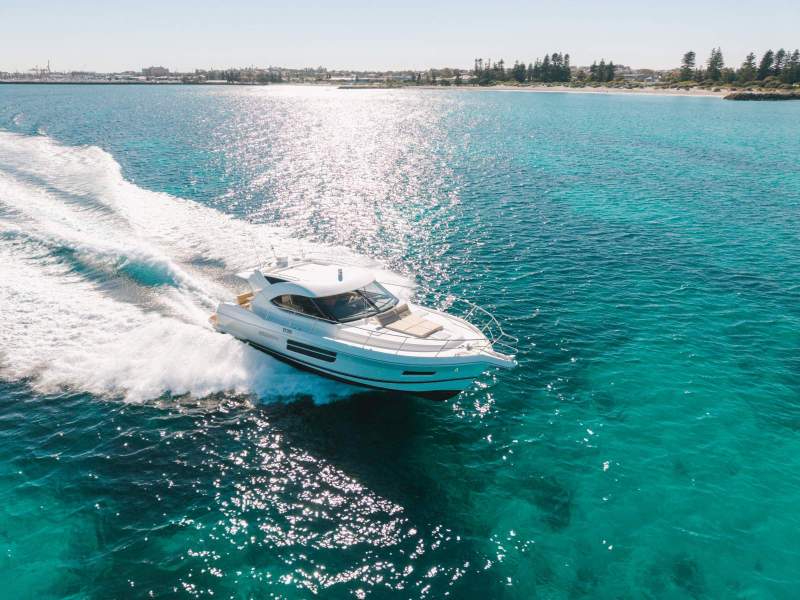 Riviera 5000 Sport Yacht