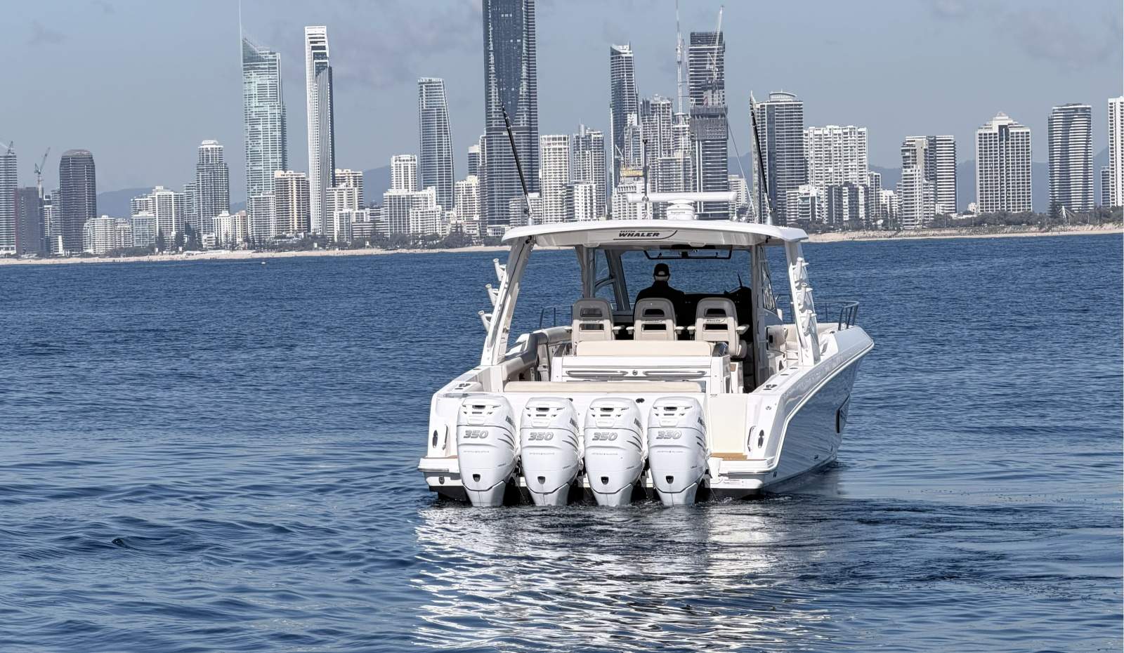 Boston Whaler 420 Outrage Centre Console