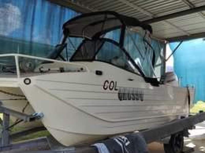 Websters Twinfisher 4.9 Runabout Power Cat with 4 stroke new Honda motor