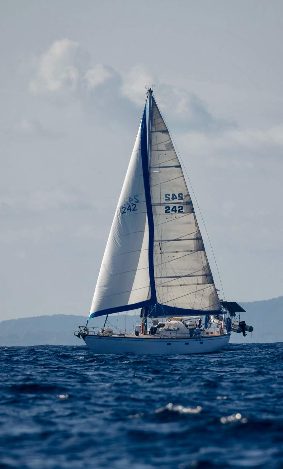 Bruce Roberts 47 Center Cockpit