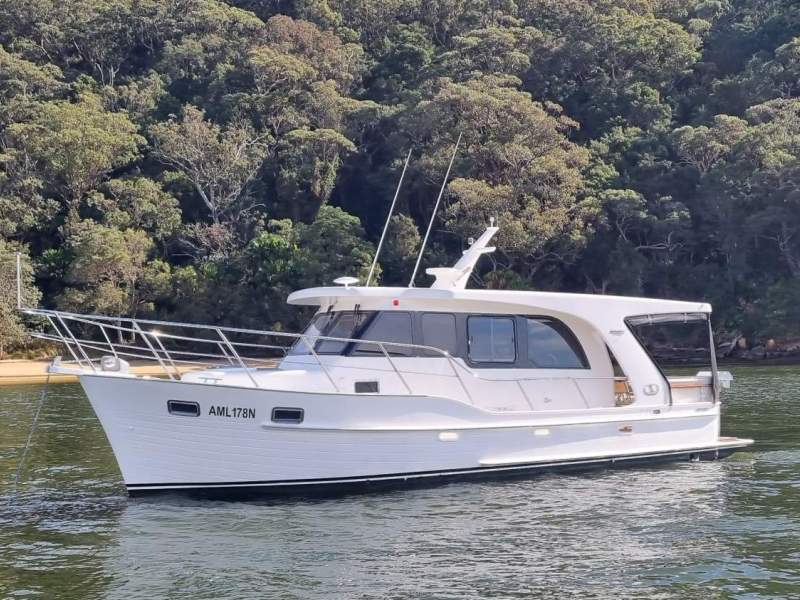 Integrity 340 Sedan