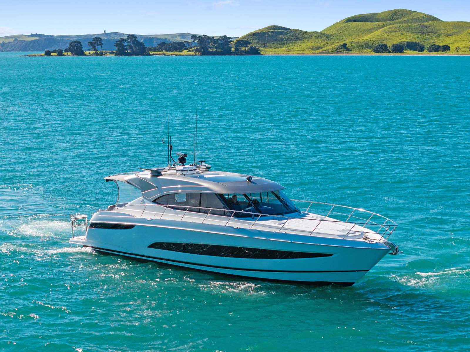 Riviera 5400 Sport Yacht Platinum Edition