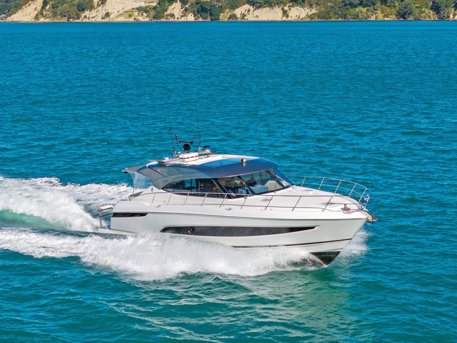 Riviera 5400 Sport Yacht Platinum Edition