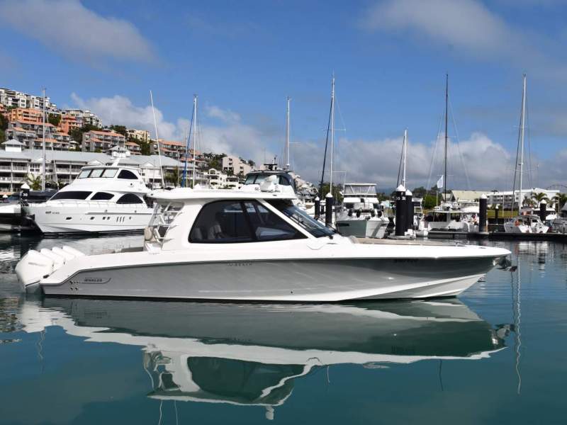 Boston Whaler 380 Realm