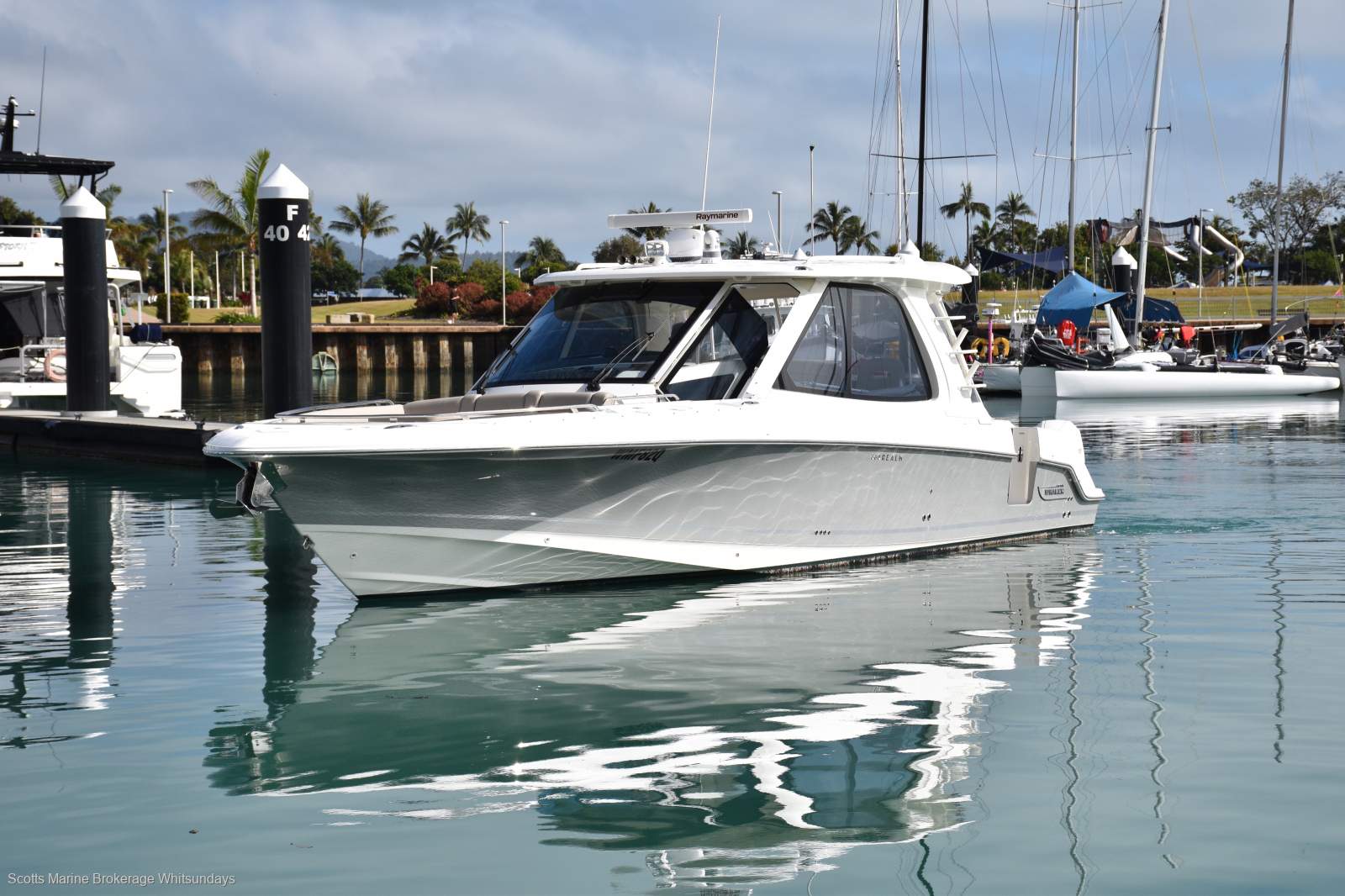 Boston Whaler 380 Realm