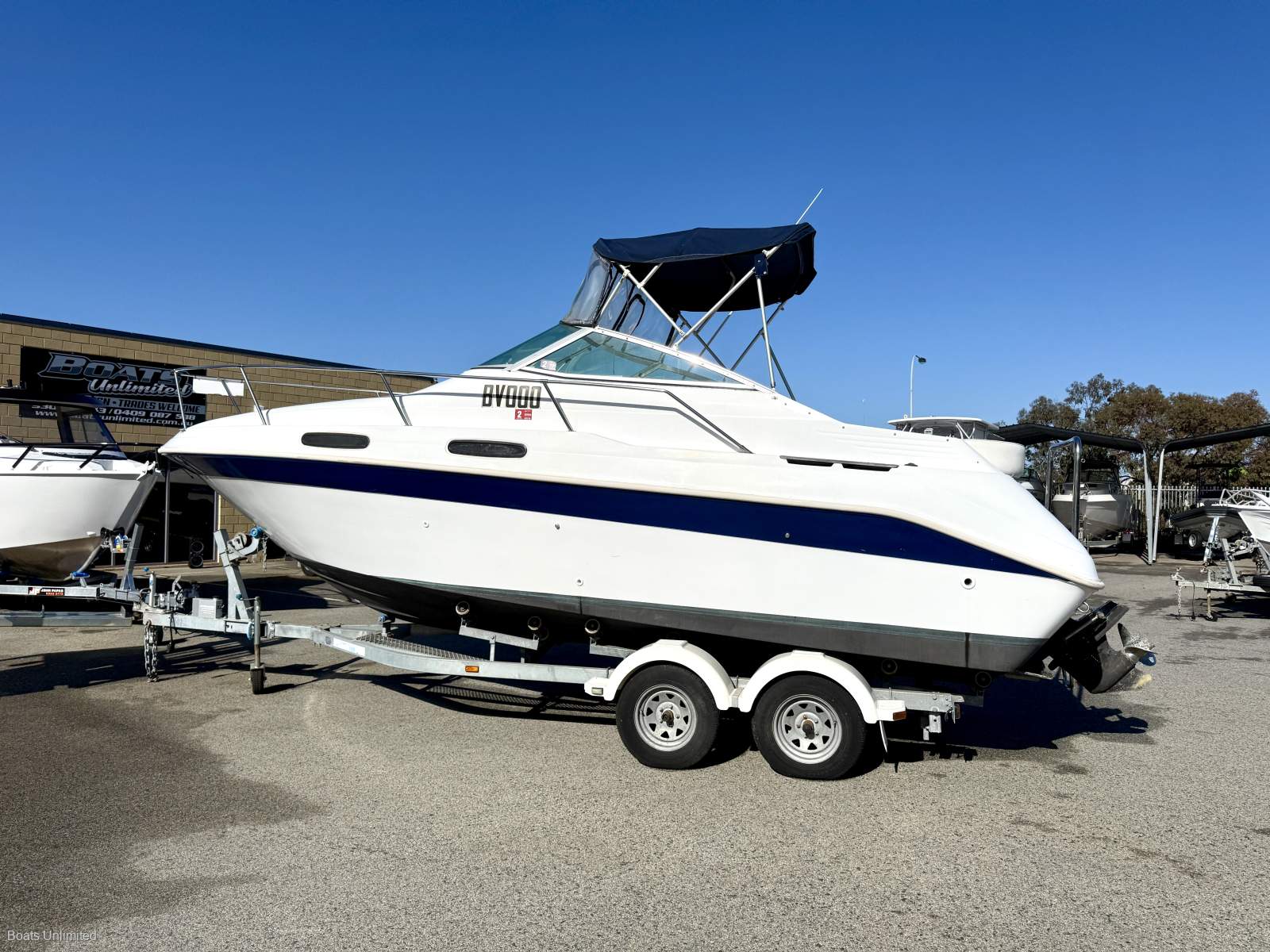 Sea Ray 240 Sundancer NO MONEY TO SPEND, NEW 350 MAG MPI MOTOR ONLY 7 HR