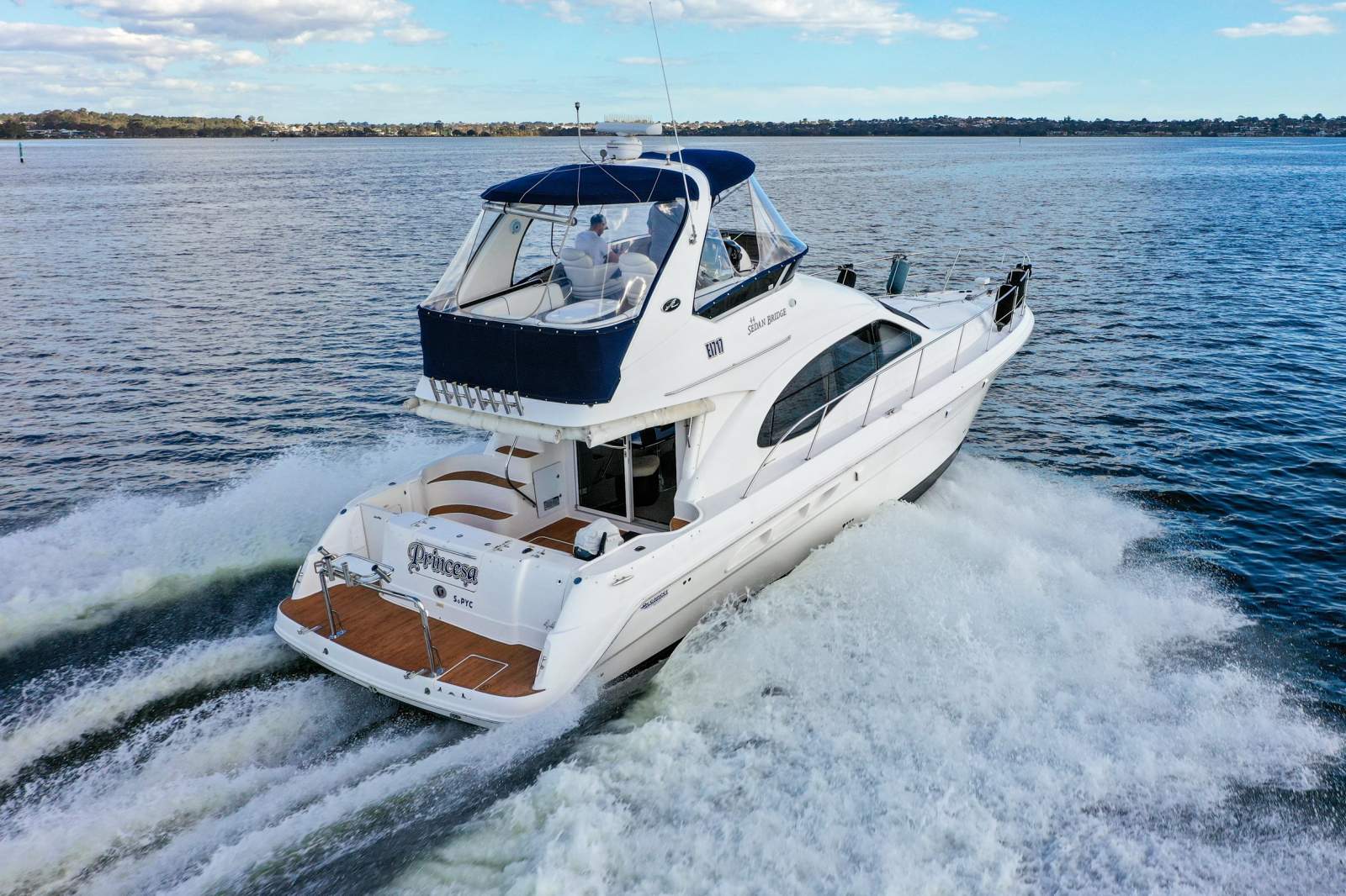 Sea Ray 44 Sedan Bridge