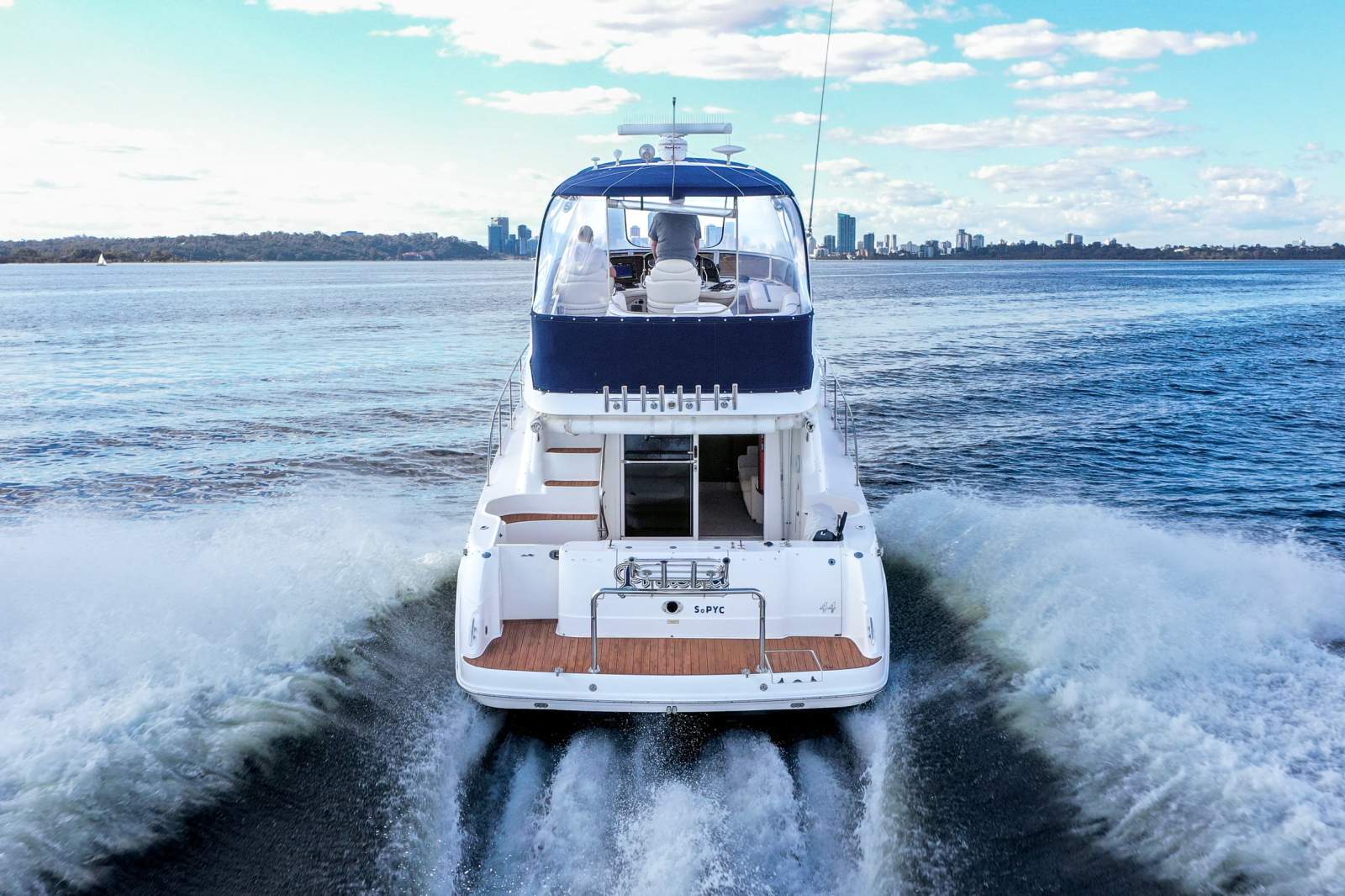 Sea Ray 44 Sedan Bridge