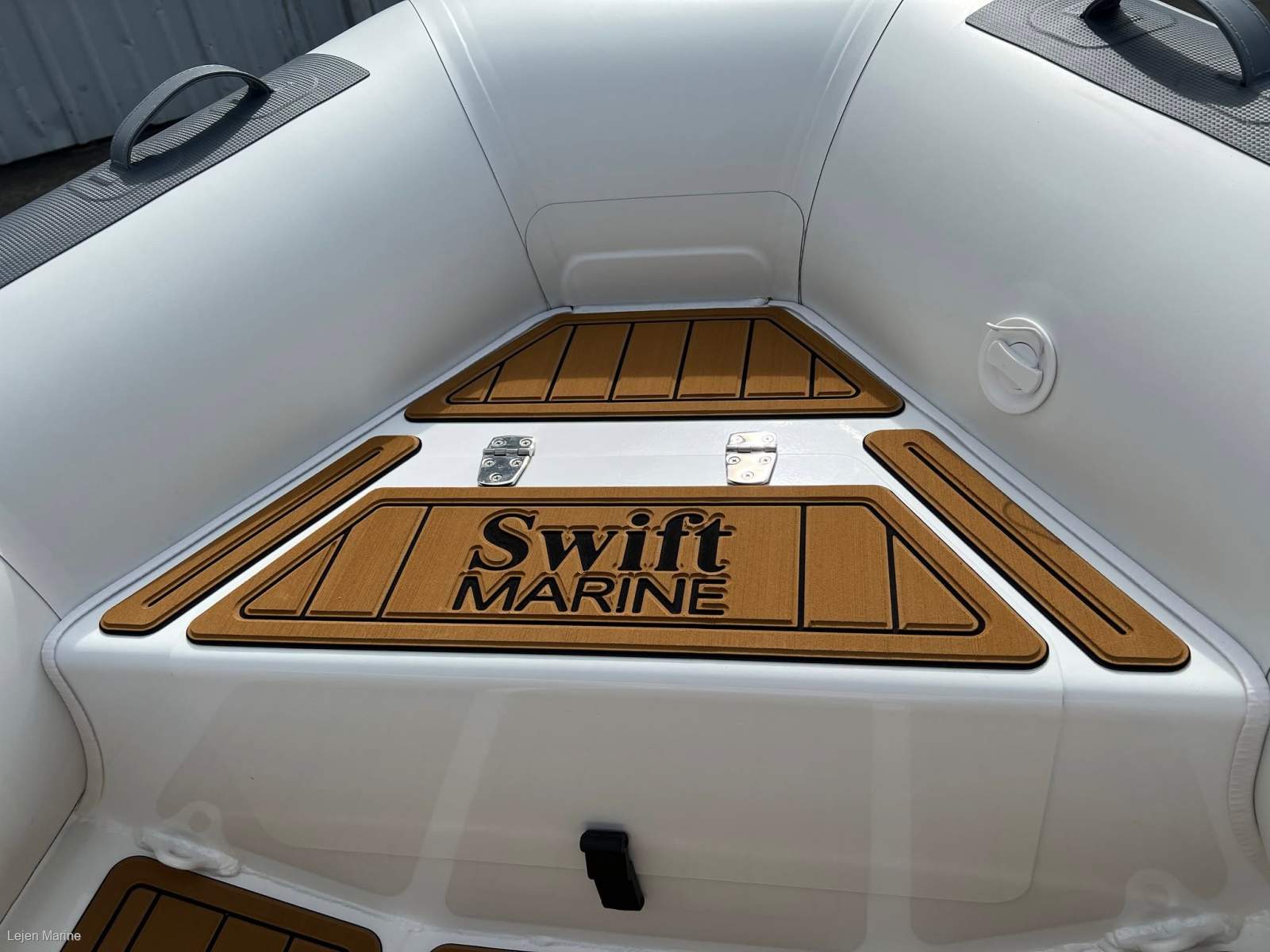 Swift Marine Deluxe 290