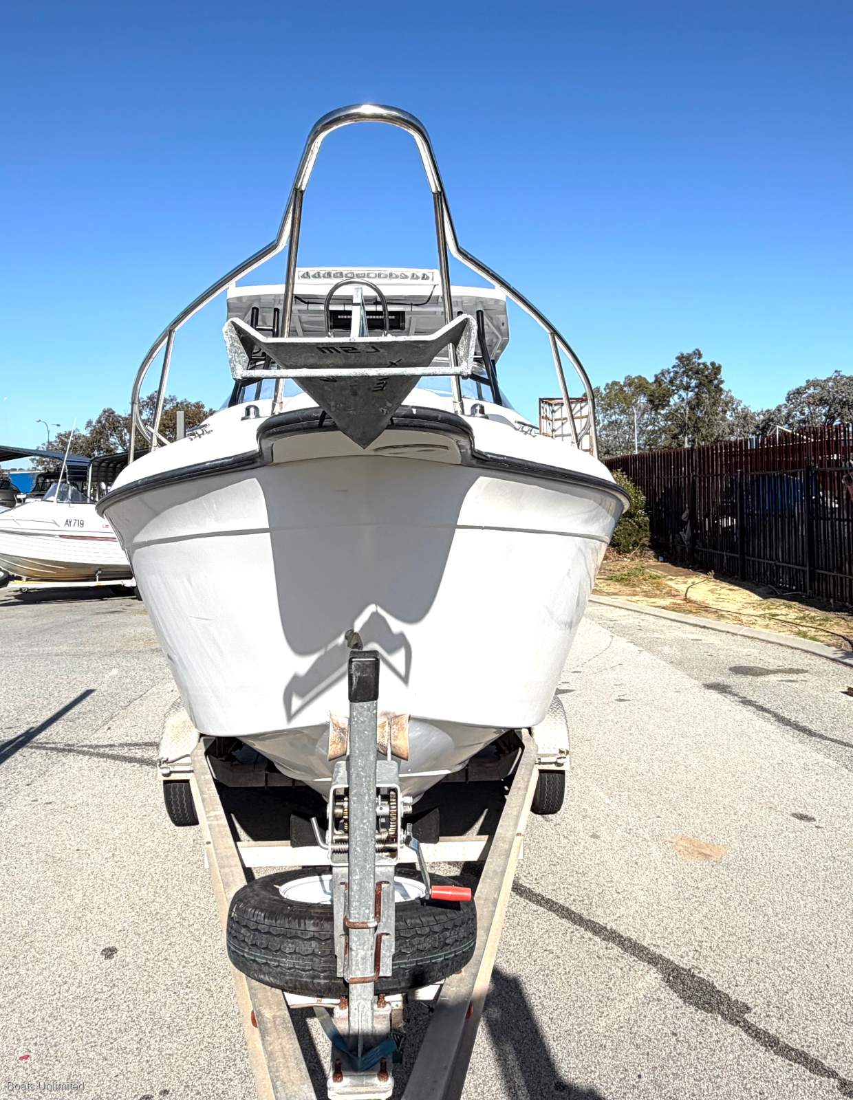 Seaswirl Striper 2101 WA SOFT RIDE, AWESOME DECK SPACE,
