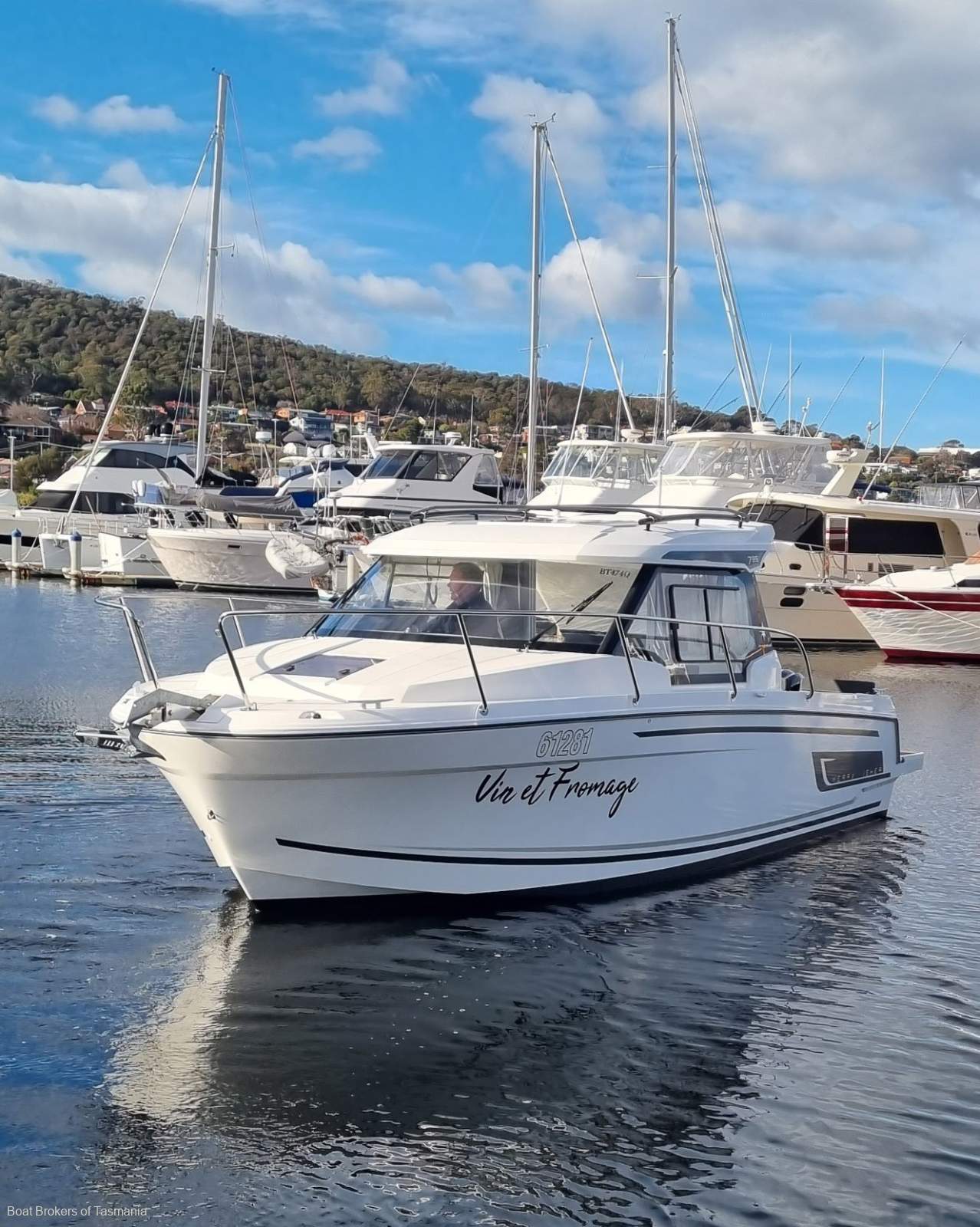 Jeanneau Merry Fisher 795 Series 2 Low hours, slipped, antifouled, serviced.
